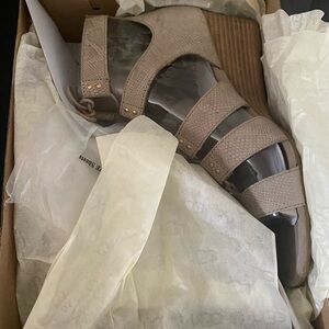 Women's Beige Strappy Sandals